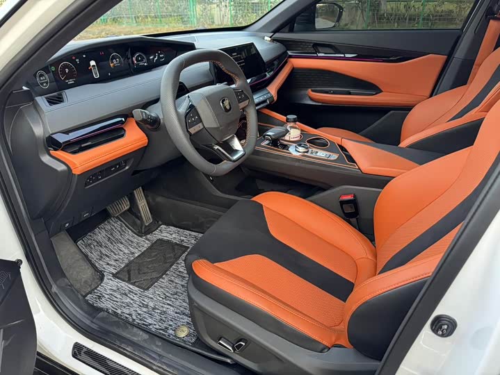 Фото 8 - Changan UNI-V