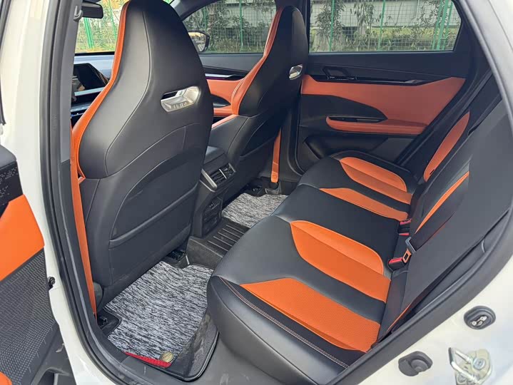 Фото 9 - Changan UNI-V