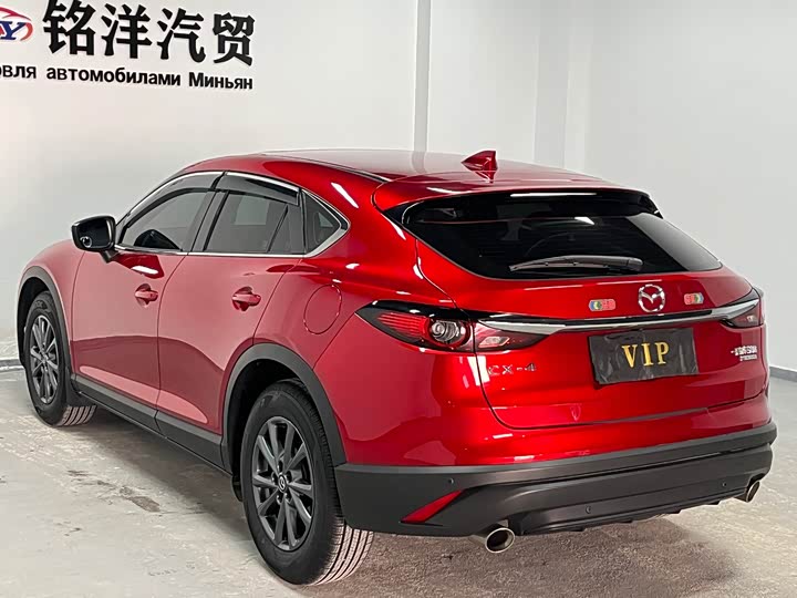 Photo 5 - Mazda CX-4