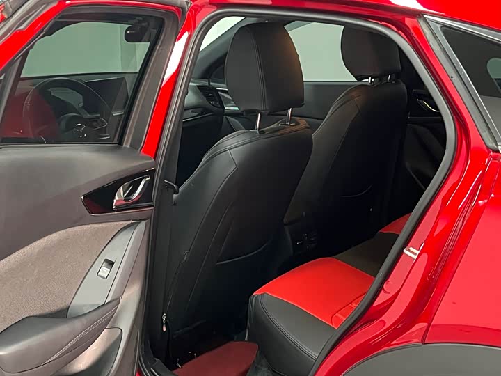 Photo 6 - Mazda CX-4