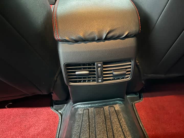 Photo 7 - Mazda CX-4