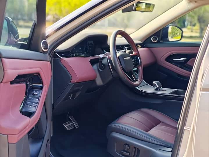 Photo 4 - Land Rover Range Rover Evoque L