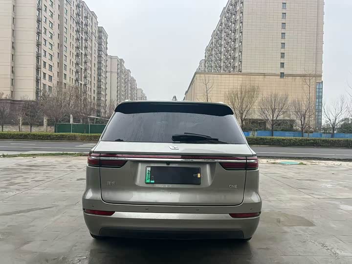 Фото 8 - LiXiang One