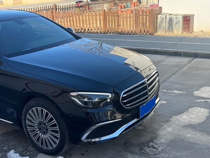 Фото 2 - Mercedes-Benz E-Class