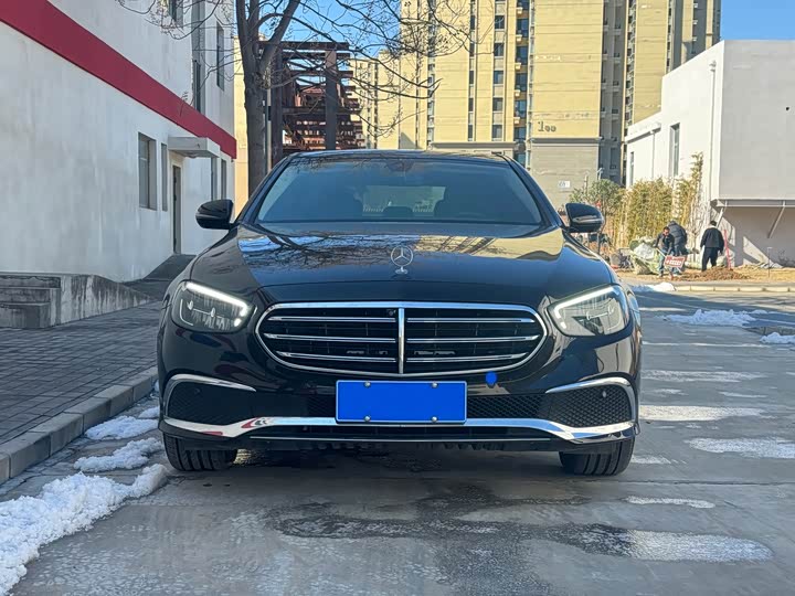 Фото 4 - Mercedes-Benz E-Class