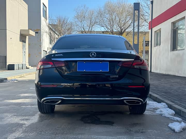 Фото 5 - Mercedes-Benz E-Class