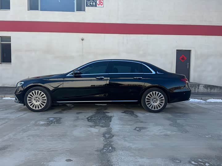 Фото 7 - Mercedes-Benz E-Class