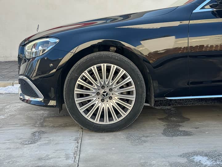 Фото 8 - Mercedes-Benz E-Class