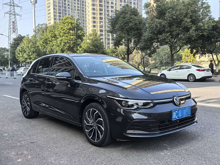 Фото 3 - Volkswagen Golf