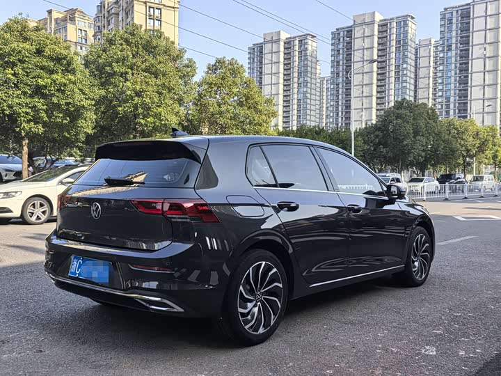 Фото 4 - Volkswagen Golf