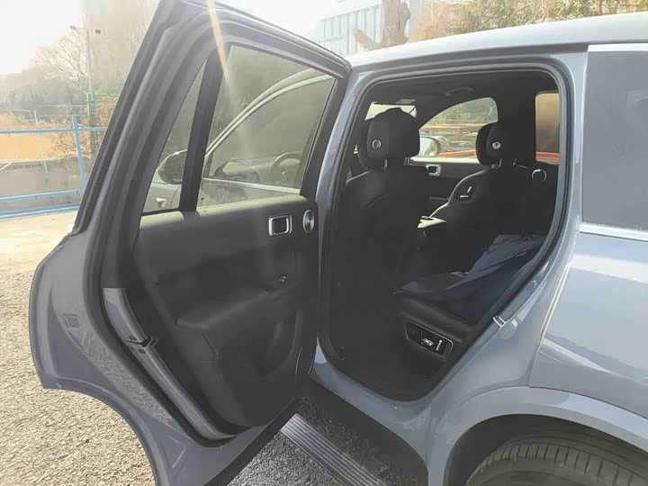 Фото 4 - LiXiang L8