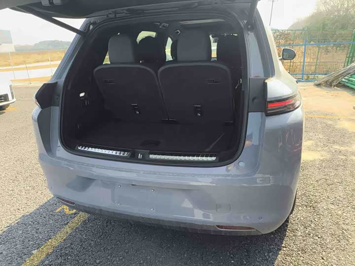 Фото 8 - LiXiang L8