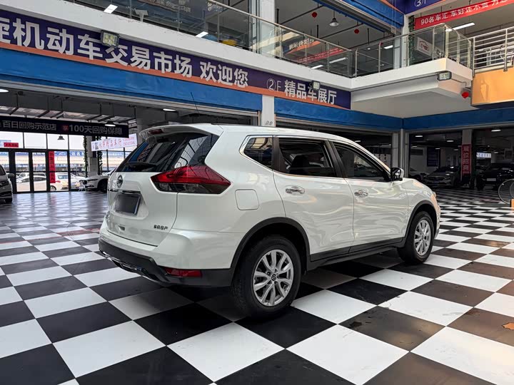 Photo 6 - Nissan X-Trail