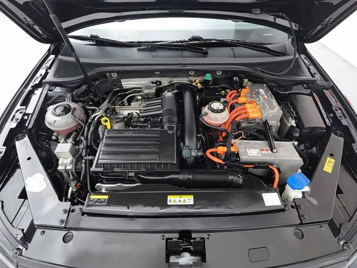 Фото 6 - Volkswagen Magotan GTE Hybrid