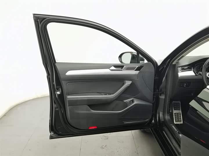 Фото 8 - Volkswagen Magotan GTE Hybrid