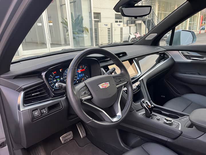 Фото 5 - Cadillac XT6