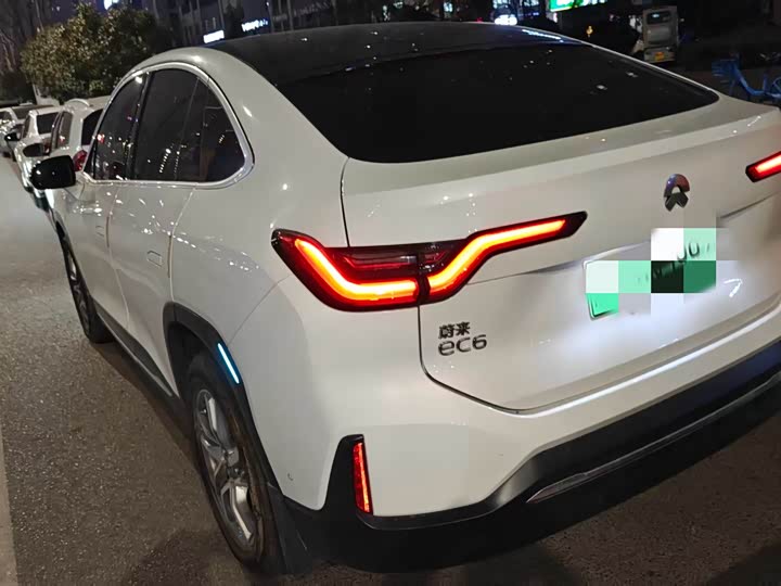 Photo 2 - Nio EC6