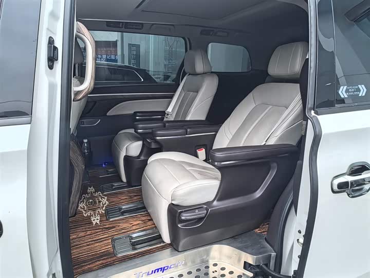 Фото 6 - GAC Trumpchi M8