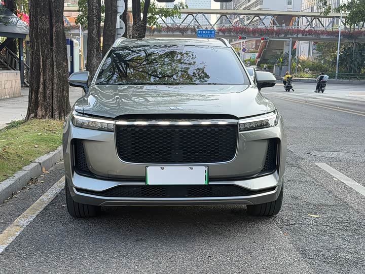 Фото 1 - LiXiang One