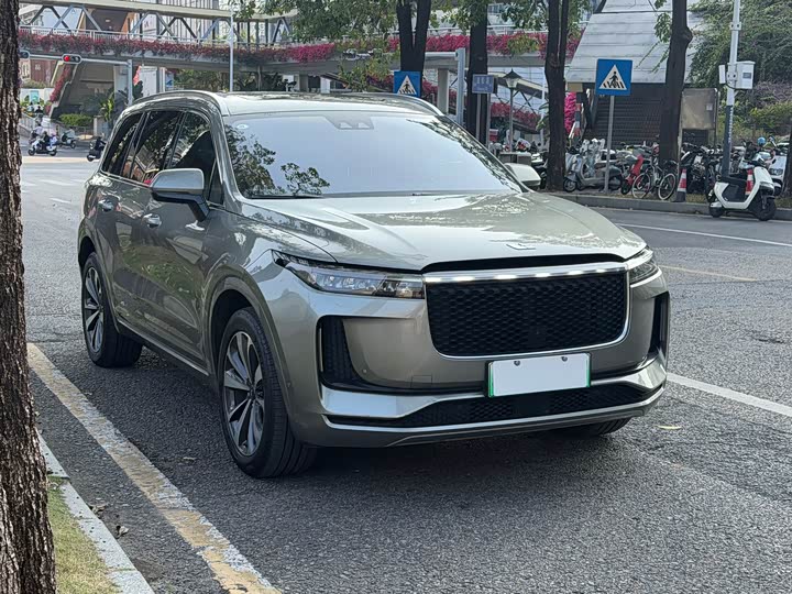 Фото 3 - LiXiang One