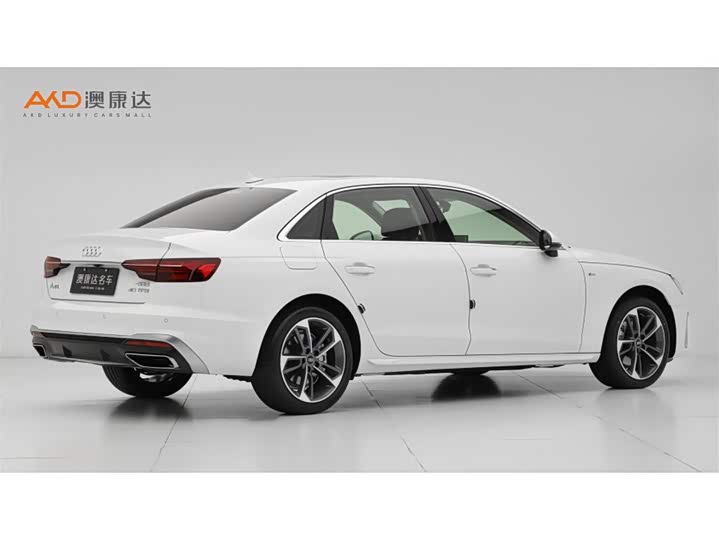 Фото 3 - Audi A4L