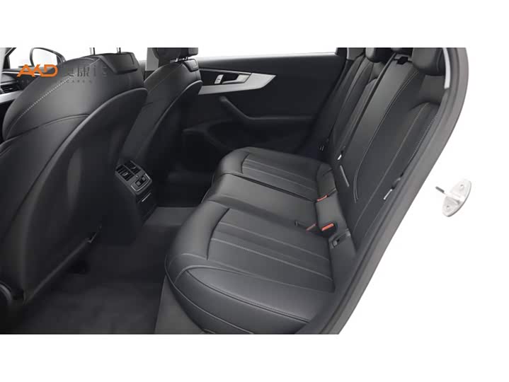 Фото 7 - Audi A4L