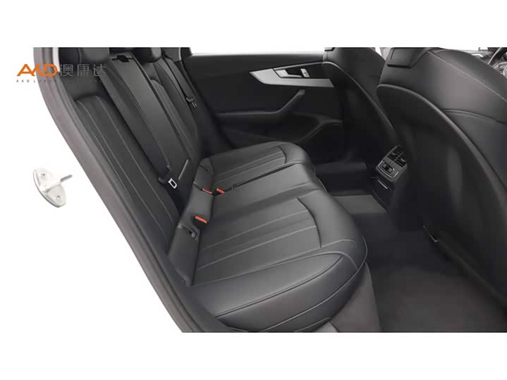 Фото 8 - Audi A4L