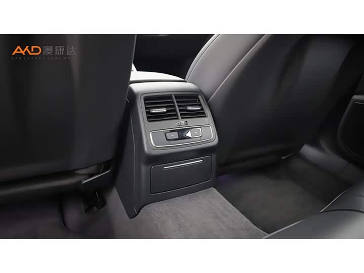 Фото 9 - Audi A4L