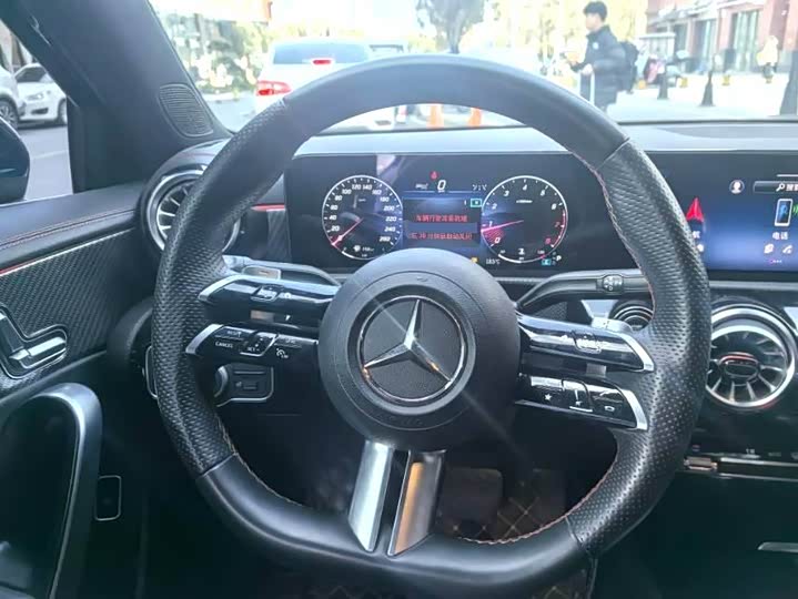 Фото 6 - Mercedes-Benz A-Class