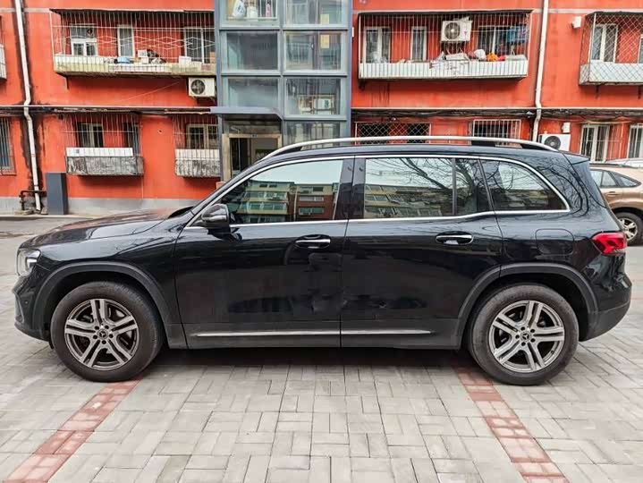 Фото 2 - Mercedes-Benz GLB-Class