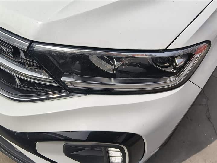 Photo 5 - Volkswagen T-Roc