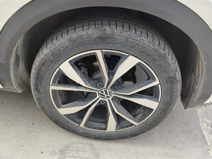 Photo 6 - Volkswagen T-Roc