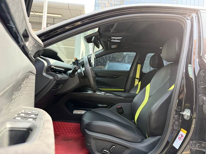 Photo 8 - Changan UNI-V