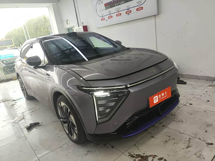 Фото 6 - HiPhi Y