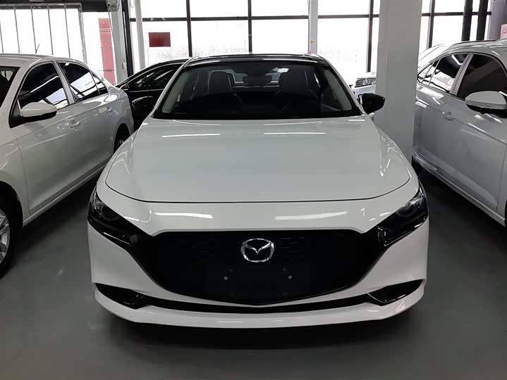 Photo 2 - Mazda 3 (Axela)