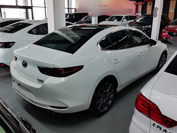 Photo 3 - Mazda 3 (Axela)