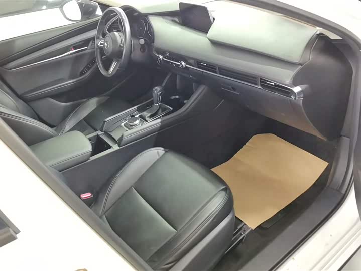 Photo 8 - Mazda 3 (Axela)