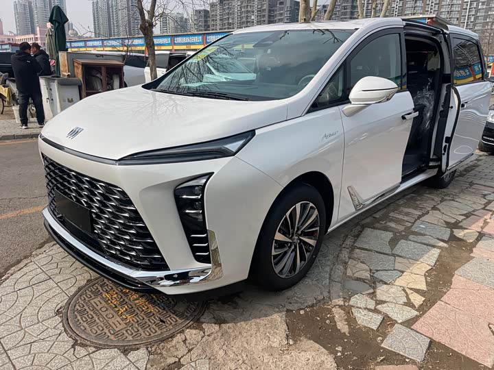 Photo 1 - Buick GL8 ES