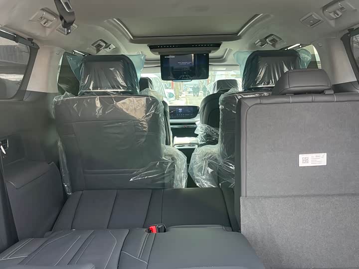 Photo 9 - Buick GL8 ES