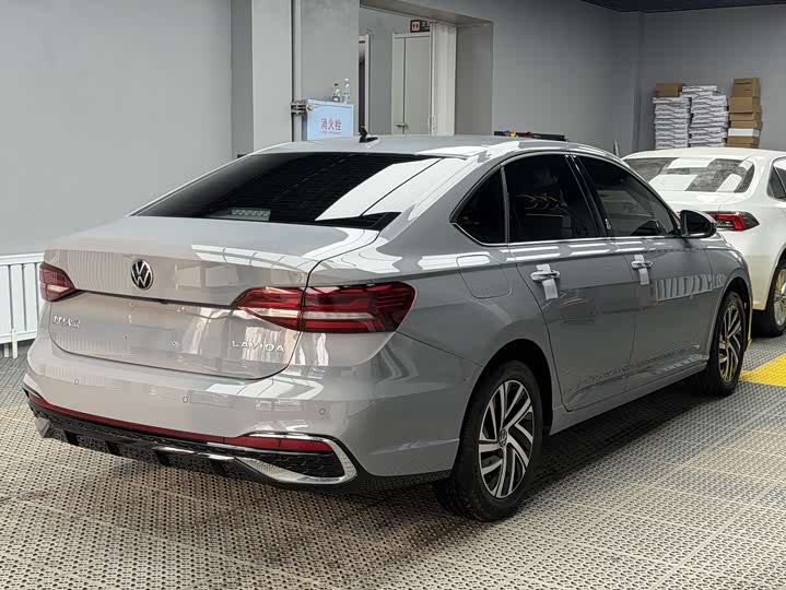 Фото 7 - Volkswagen Lavida