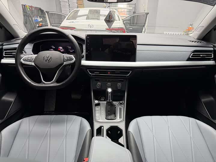 Фото 8 - Volkswagen Lavida