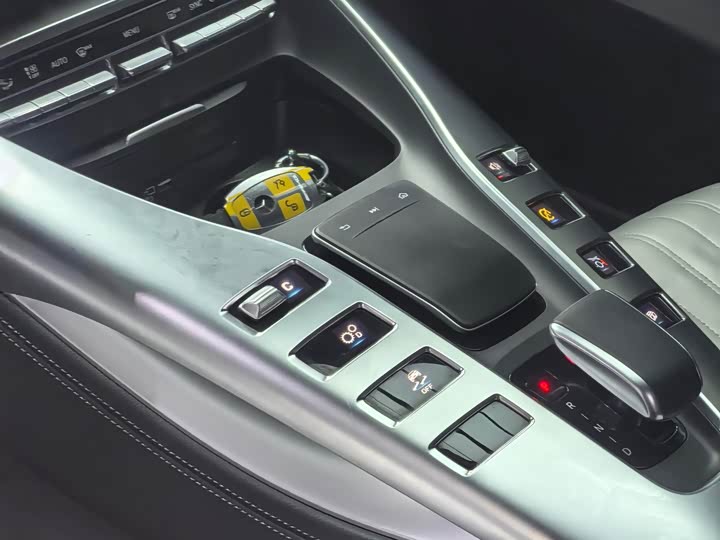 Фото 7 - Mercedes-Benz AMG GT