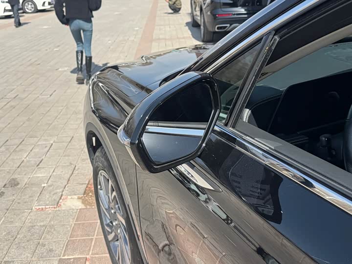 Photo 6 - Lincoln Corsair