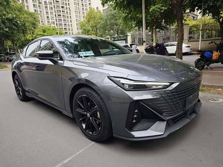 Фото 3 - Changan UNI-V