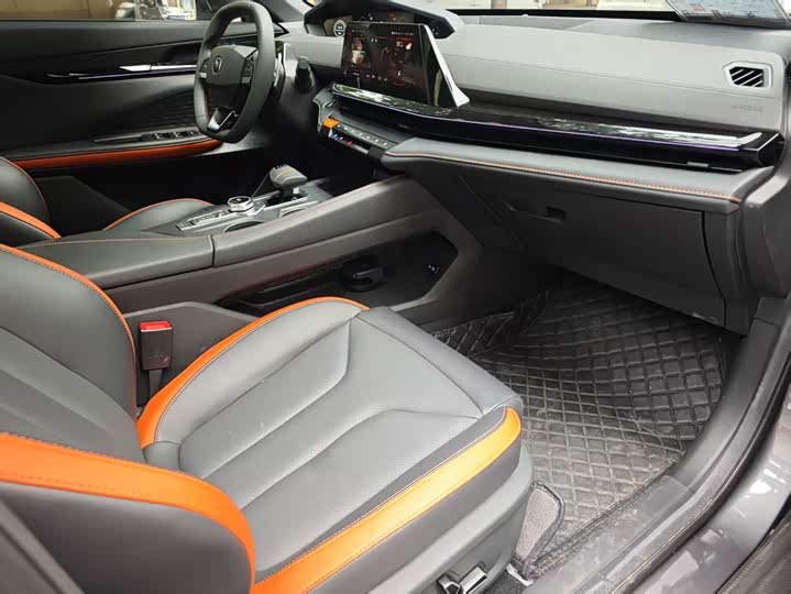 Фото 5 - Changan UNI-V