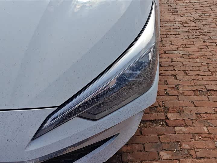 Фото 5 - Roewe i5