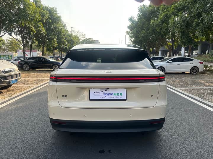 Фото 8 - LiXiang i6