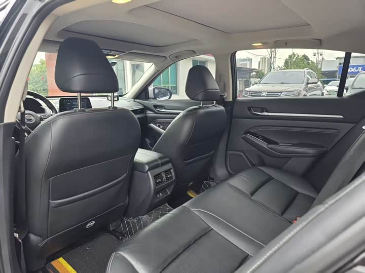 Фото 7 - Nissan Teana