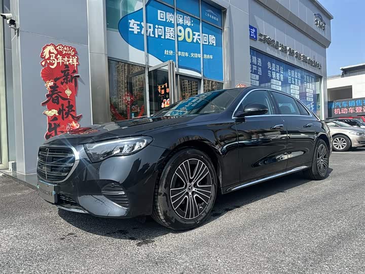 Фото 1 - Mercedes-Benz E-Class