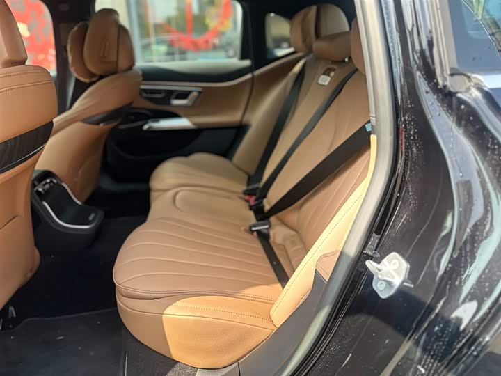 Фото 8 - Mercedes-Benz E-Class